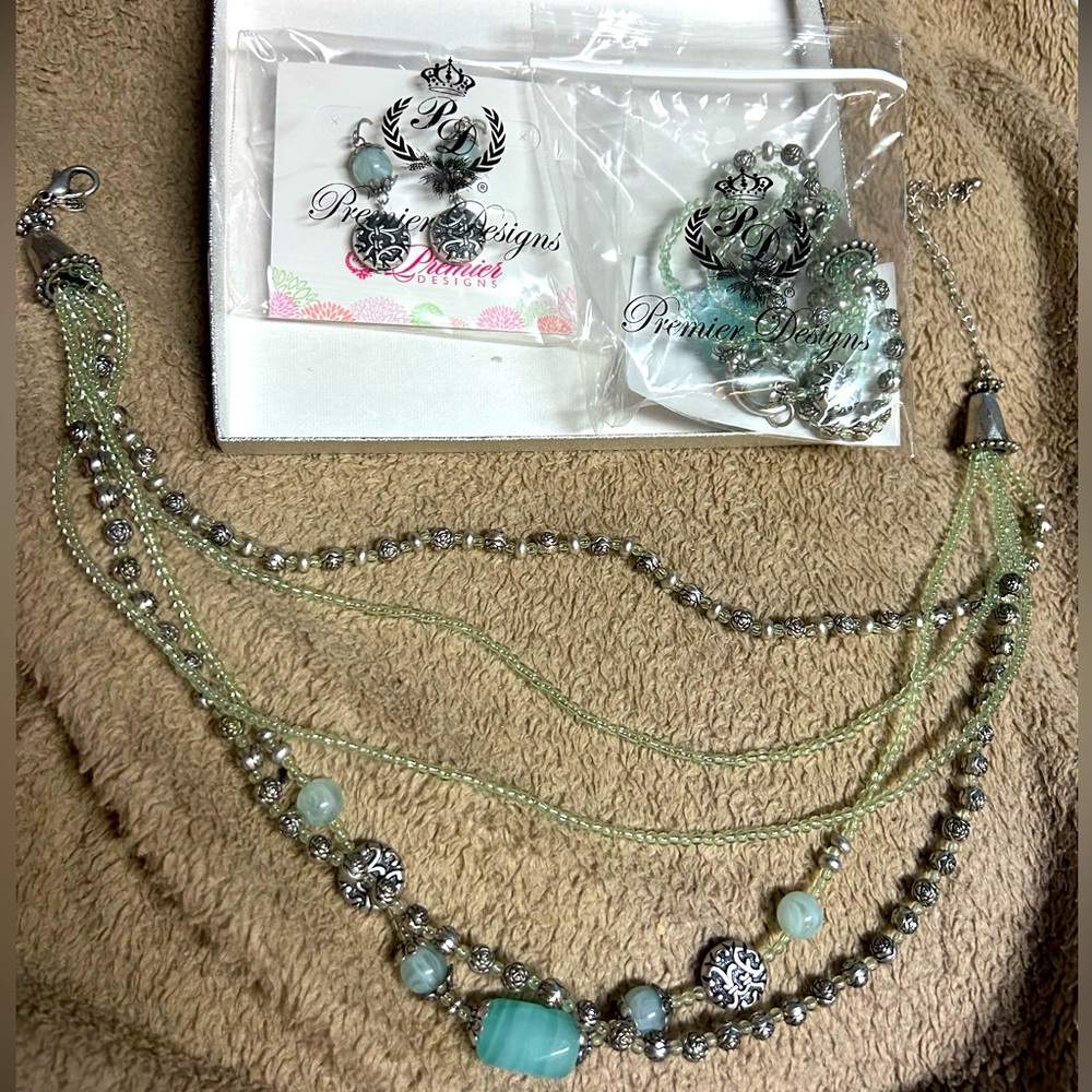 Premier Designs Jewelry Brand New Matching Set